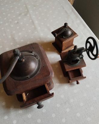 Macinini "vintage"in legno 