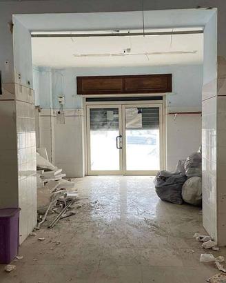 Immobile di 110 m² con 1 locale a Mondragone