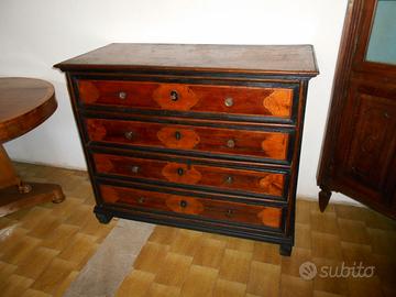 Canterano comò in noce Lombardia metà XVIII secolo