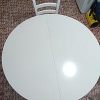 Tavolo bianco rotondo
