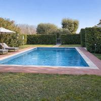 Villa tutta su un piano con Giardino e Piscina - C