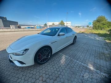 Maserati Ghibli 250 cv GRANSPORT