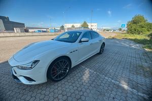 Maserati Ghibli 250 cv GRANSPORT