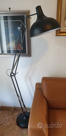 lampada da terra stile industriale