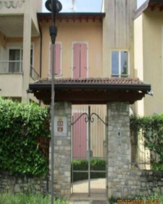 Immobile in asta di 68 m² con box auto a Lonato de