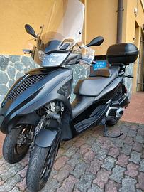 scooter piaggio mp3 300 patente B