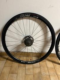 2 cerchi Dt Swiss + dischi e cassetta ultegra
