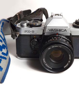 Yashica FX-D Quartz con obiettivi + lenti + borsa