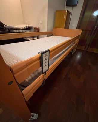 Letto ospedaliero con funzione elettrica