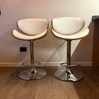 Coppia di sgabelli snack