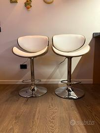 Coppia di sgabelli snack