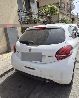 Peugeut 208 GT Line 