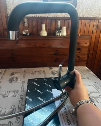 Miscelatore lavandino