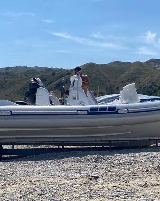 Gommone Asso 25