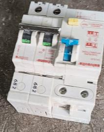 cose elettriche tutto €20 Non spedisco