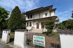 BIFAMILIARE A MANTOVA