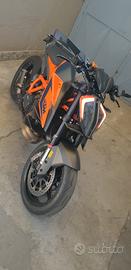 KTM SUPER DUKE 1290 R