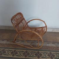 Sedia a dondolo vimini piccola bambini vintage