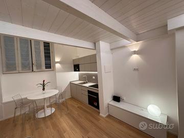 Monolocale soppalcato a Bari