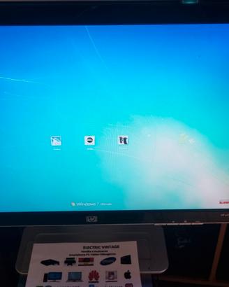 8036N-Monitor PC HP W2216D VGA