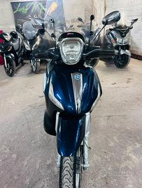 Beverly 300 Anno 2011