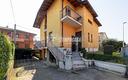trilocale-in-villa-con-giardino-taverna-e-posto-a
