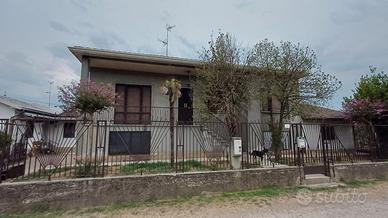 Villa padronale più bilocale 