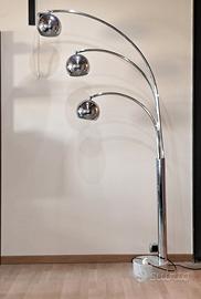 Lampada da terra anni 70 attribuita a Reggiani