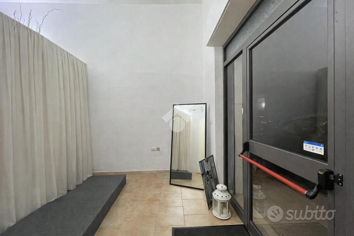 NEGOZIO A BRINDISI - Vista 5