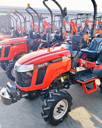 Trattore TAFE 25CV 4x4 con idroguida, Motore Mitsu