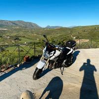 Suzuki GSR 750