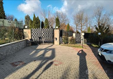 Privato vende porzione di bifamiliare