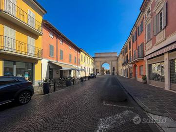 NEGOZIO A CASTELLEONE