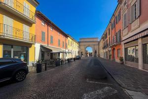 NEGOZIO A CASTELLEONE