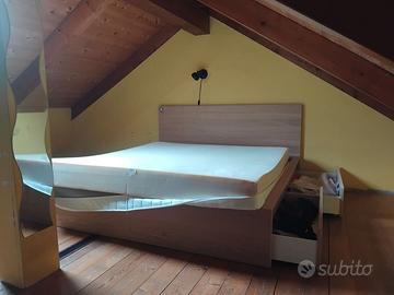 Letto matrimoniale  + 4 cassetti