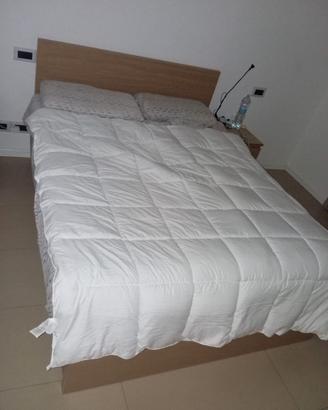 Letto matrimoniale con 4 cassettoni + materasso