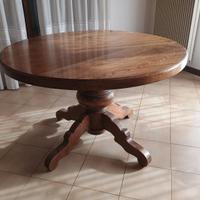 Tavolo legno massiccio rotondo con sedie
