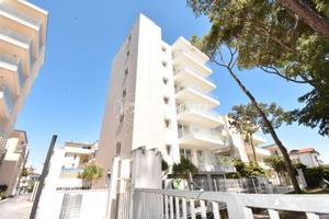 QUADRILOCALE DI NUOVA COSTRUZIONE SULLA SPIAGGIA