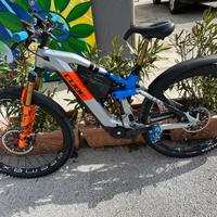 E-bike Cube Stereo 140 Action Team batteria