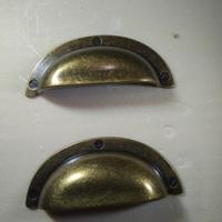 2 maniglie nuove stile antico per vecchi mobili