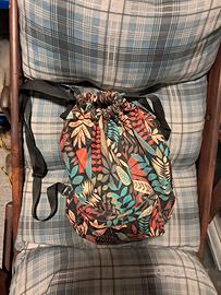 uno zaino in tessuto, uno zaino in jeans