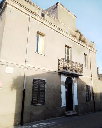 Intera Palazzina a Tissi - 66.00 prezzo trattabile