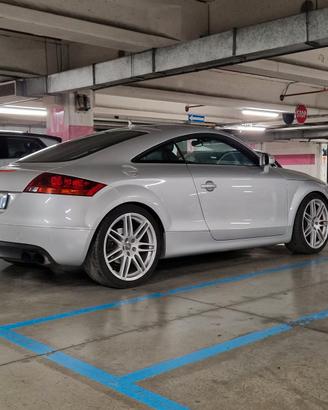 Audi tt mk2 2.0 tfsi