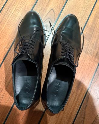 Scarpe stringate COS pelle nera tg 39 quasi nuove