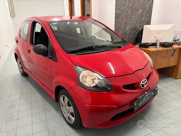 Toyota Aygo 1.0 68Cv 12 MESI DI GARANZIA