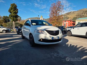 Lancia Ypsilon 1.2 69 CV 5 porte S&S - DA VETRINA