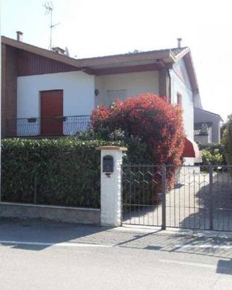 Immobile in asta di 146 m² con più di 5 locali a A