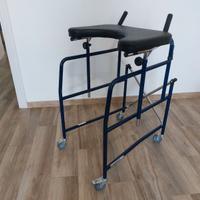Deambulatore ascellare pieghevole con tavolo -