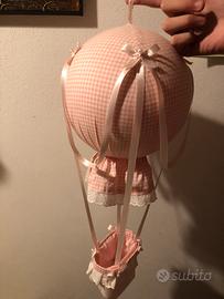 Mongolfiera annuncia bebè femmina