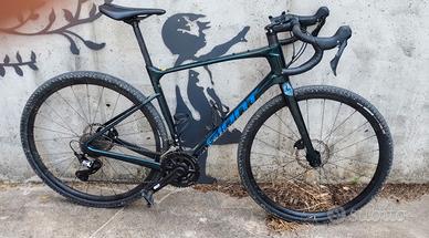 Gravel carbonio giant